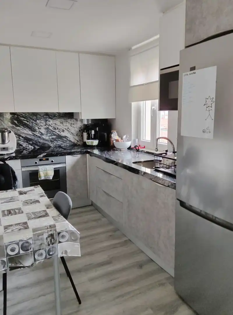 Cocina de Piso en venta en Santander con Calefacción