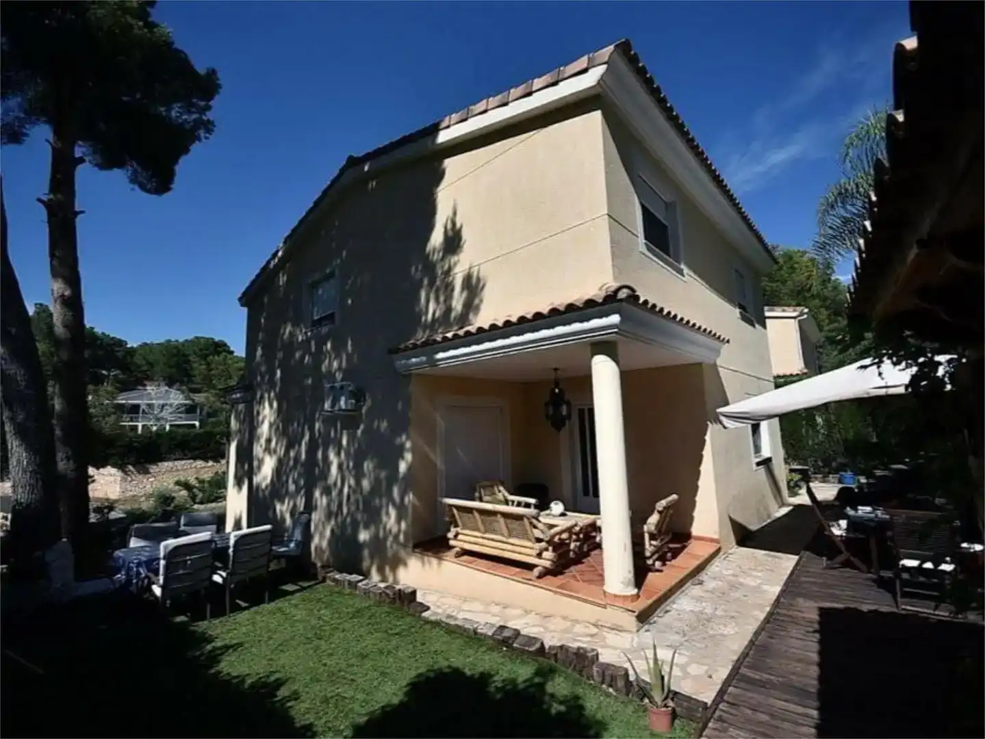 Vista exterior de Pis en venda en Godelleta amb Aire condicionat, Jardí privat i Parquet