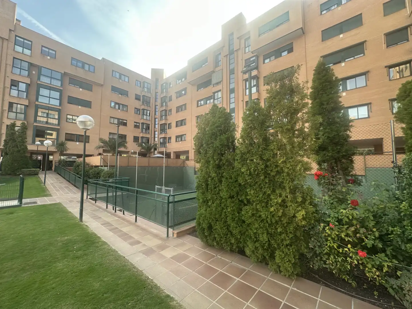 Vista exterior de Pis en venda en Madrid amb Aire condicionat, Calefacció i Jardí privat