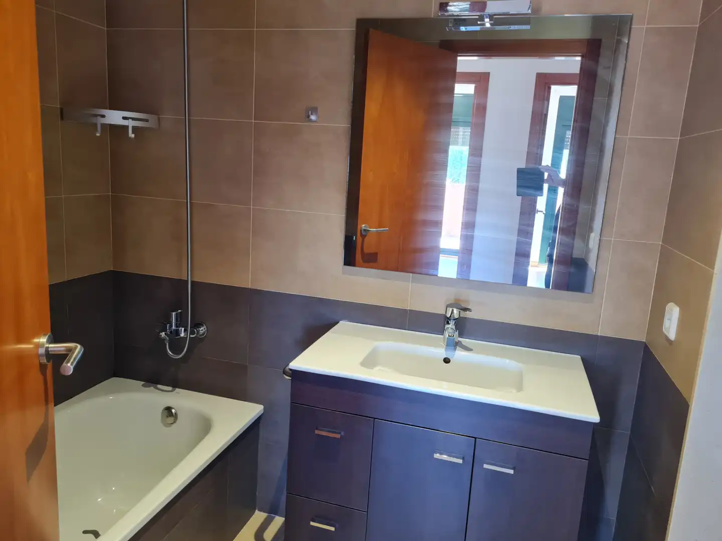Bathroom of Detached homes for rent in Fortià  with Air Conditioner, Heating and Private garden