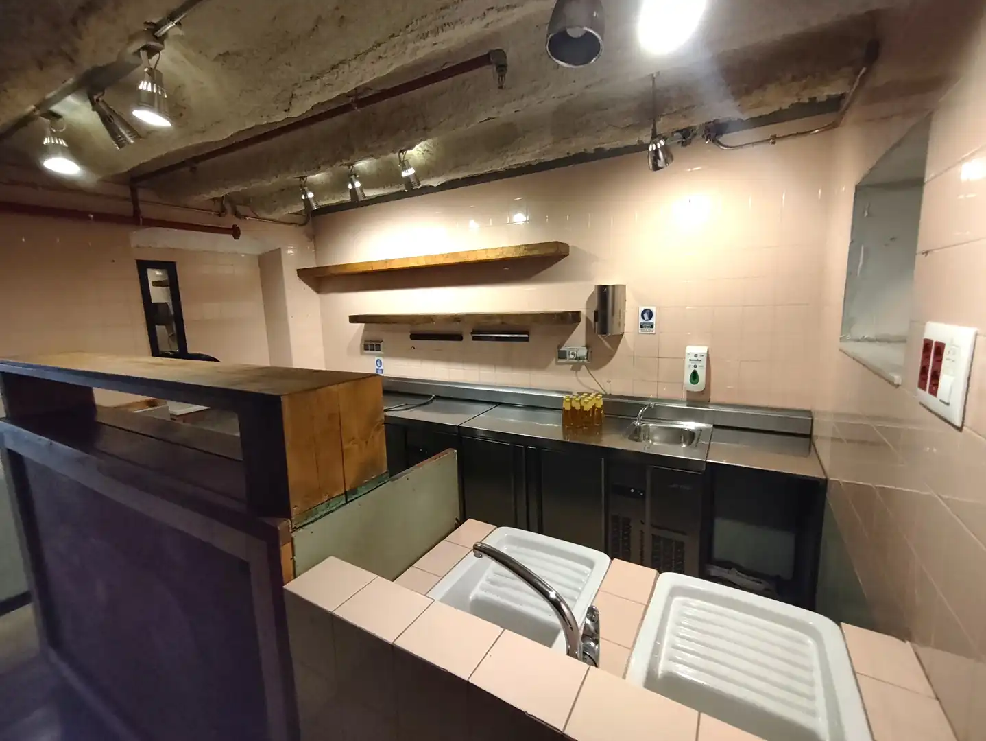 Business premises for transfer in Carrer del Marquès de Barberà 15, imagen 8