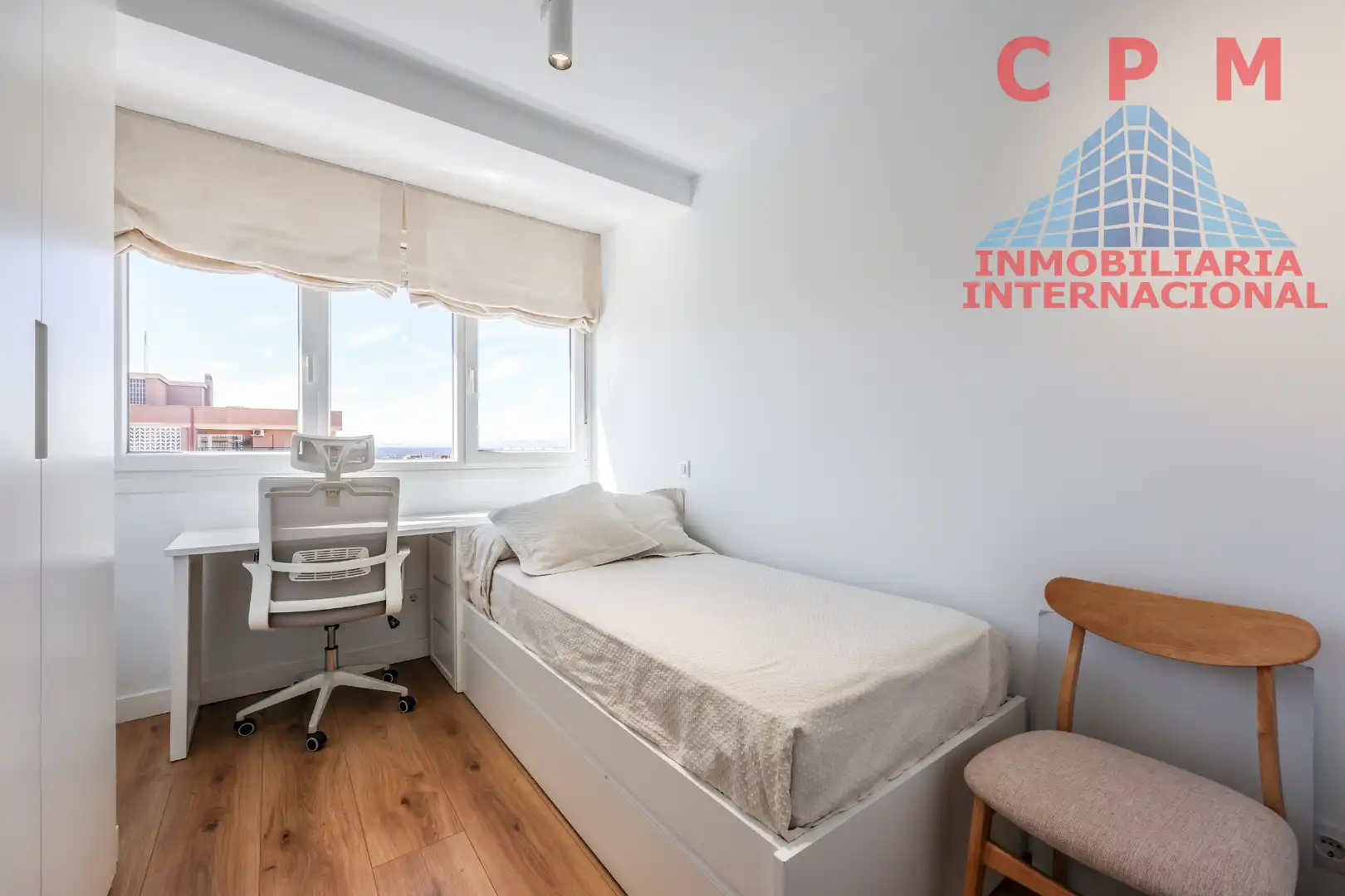 Bedroom of Flat for rent in Madrid  with Air Conditioner, Heating and Parquet flooring