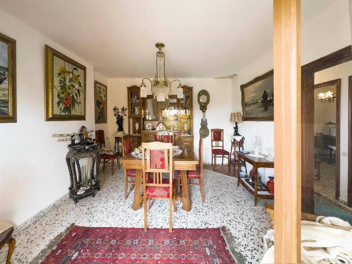 Menjador de Casa o xalet en venda en Vilanova i la Geltrú amb Calefacció, Jardí privat i Terrassa
