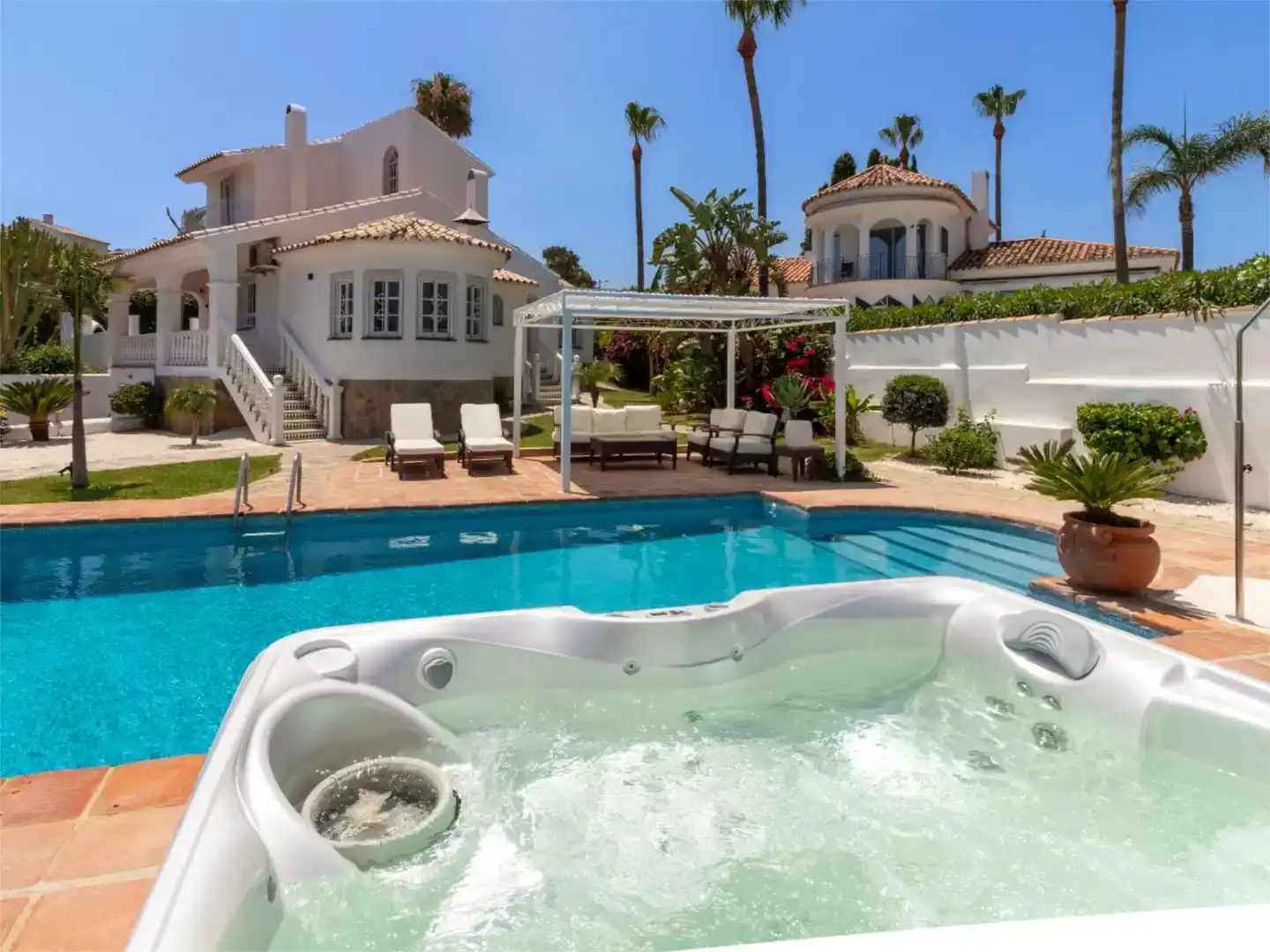 Piscina de Casa o xalet en venda en Estepona amb Aire condicionat, Piscina i Balcó