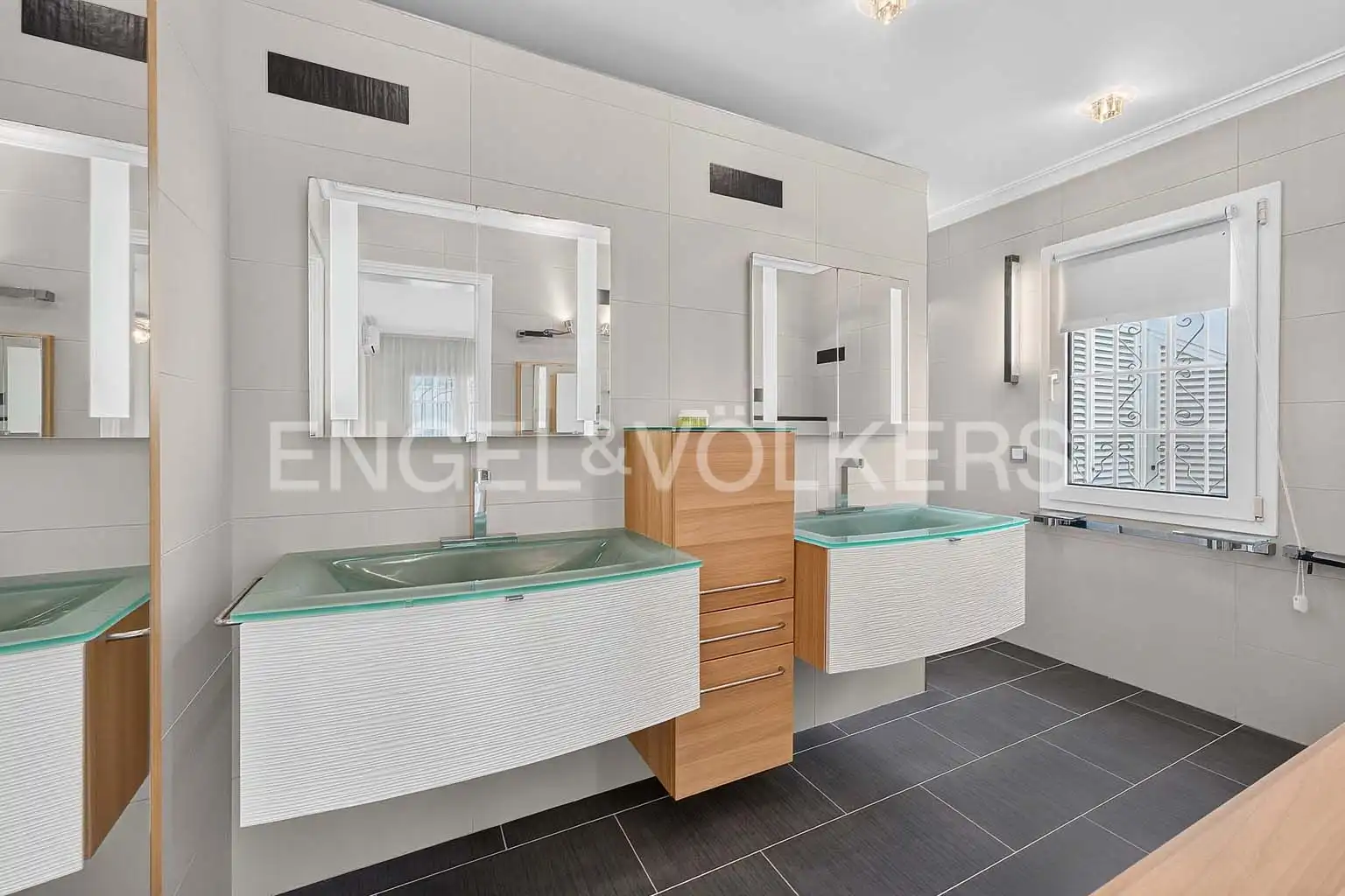 Bathroom of Houses for sale in Costa Adeje