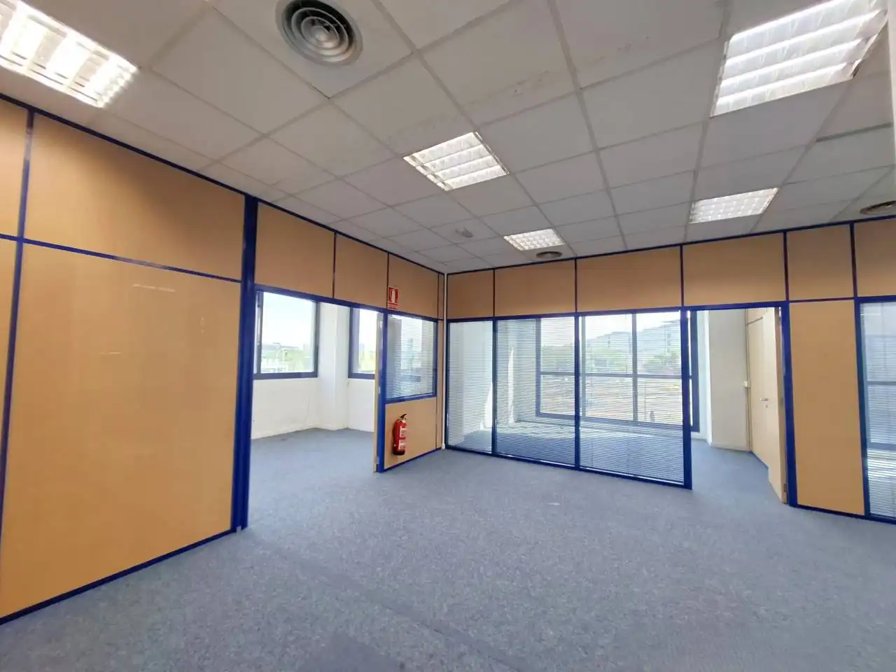 Office for rent in Madrid  with Air Conditioner, Heating and Alarm