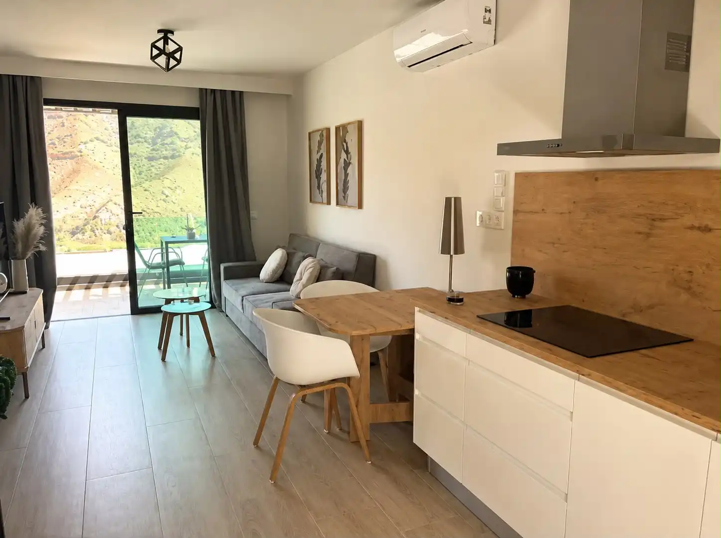 Wohnzimmer von Wohnung zur Miete in Mogán mit Klimaanlage, Abstellraum und Möbliert