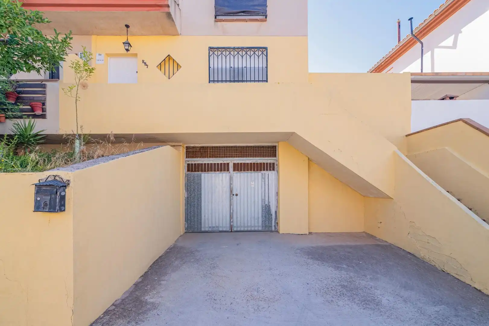 Casa aparellada amb terrassa en venda a Avenida LUIS JAVIER, imagen 34