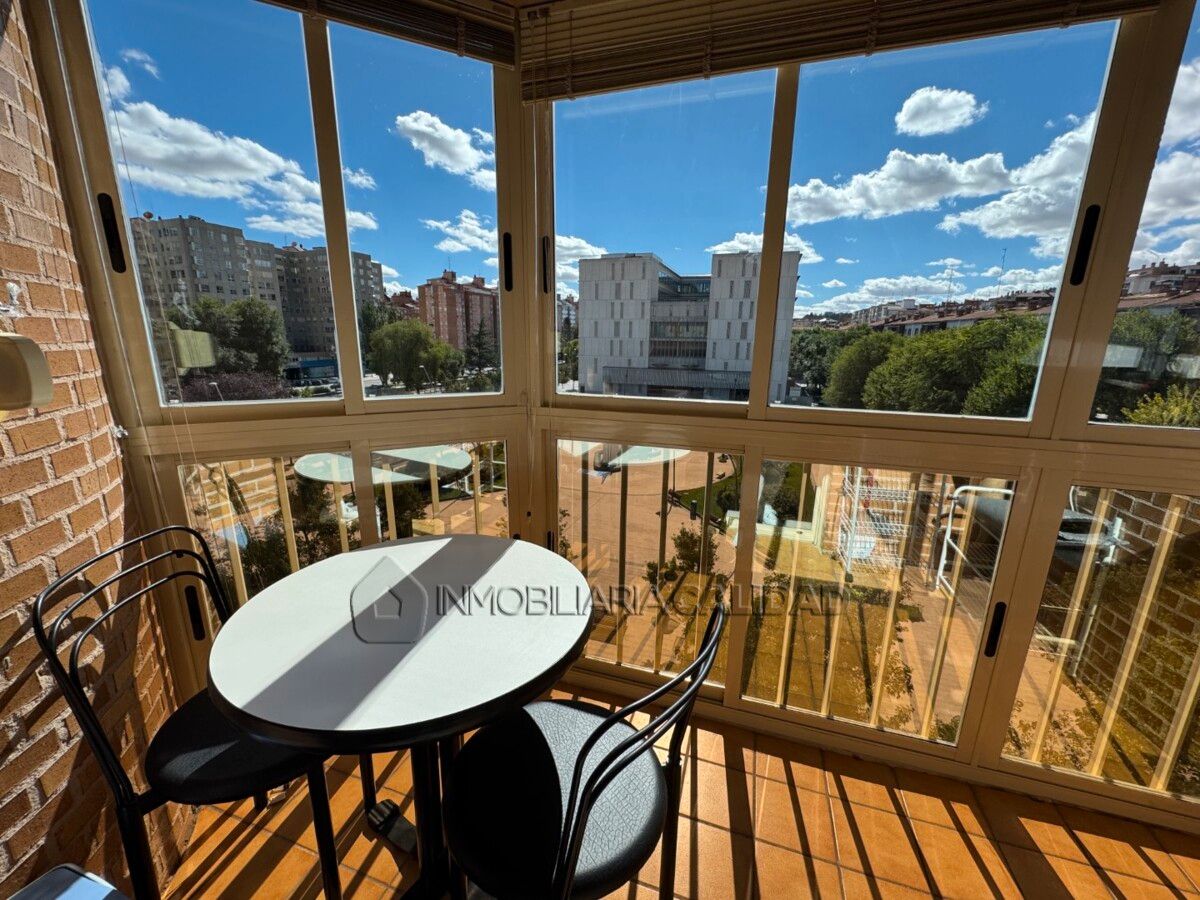 Exterior view of Flat to rent in Burgos Capital  with Heating, Terrace and Furnished
