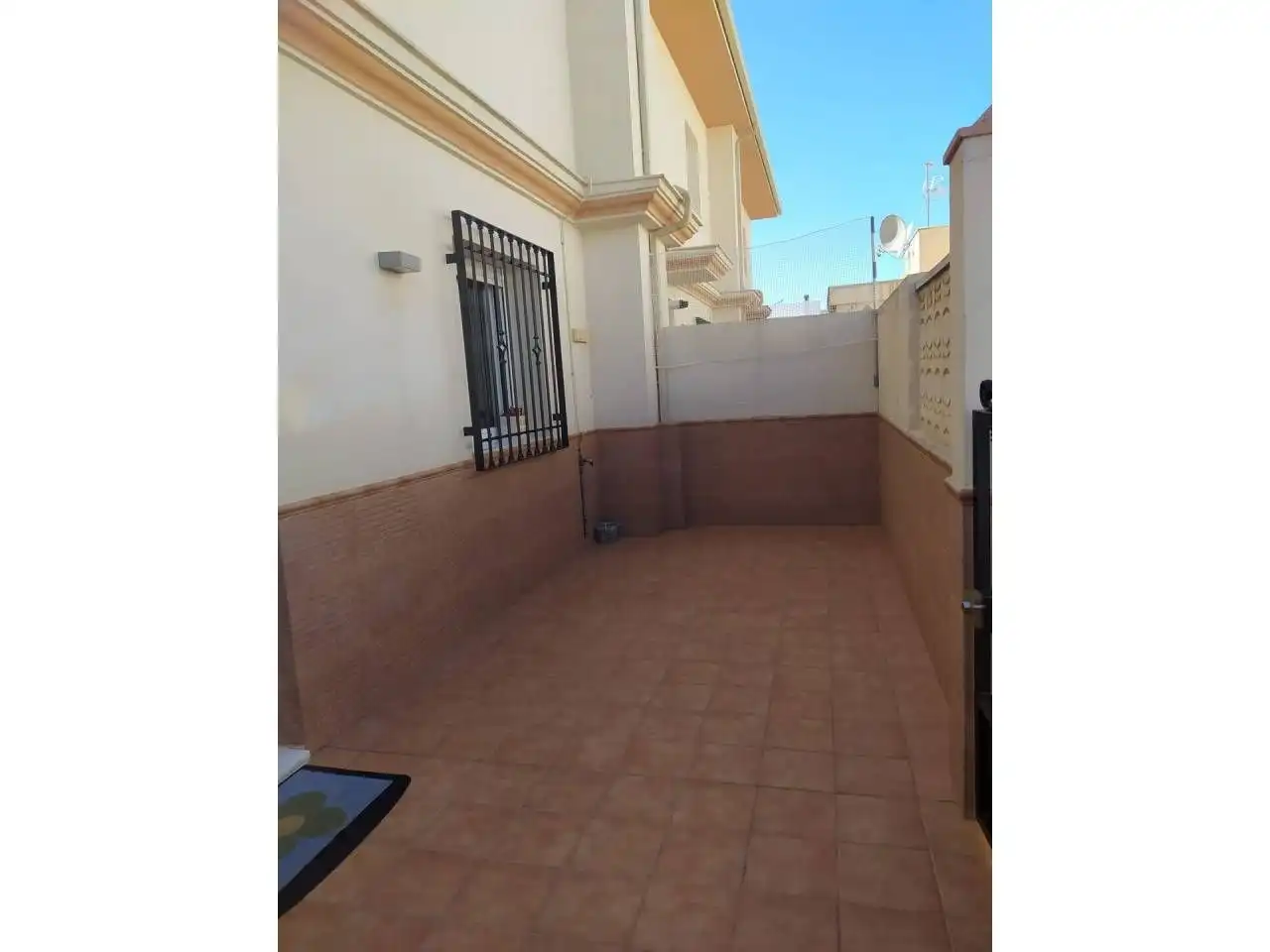 Vista exterior de Dúplex en venda en Baza amb Traster i Balcó