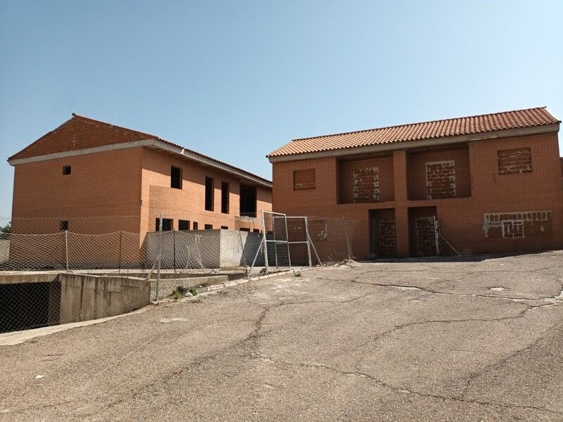 Building for sale in Calle FUENTE, Recas
