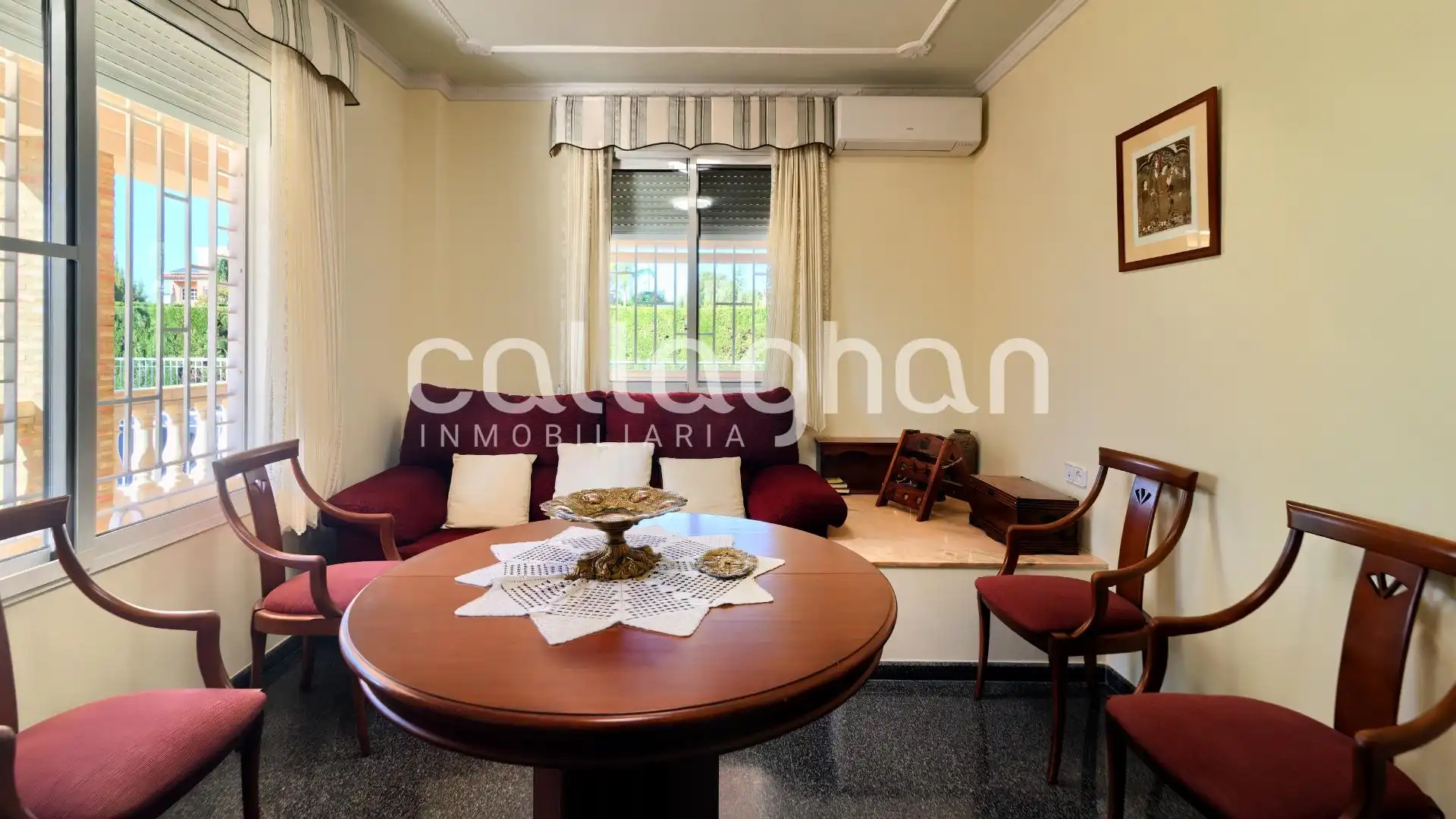 Sala d'estar de Casa o xalet en venda en Torrent amb Aire condicionat, Calefacció i Jardí privat
