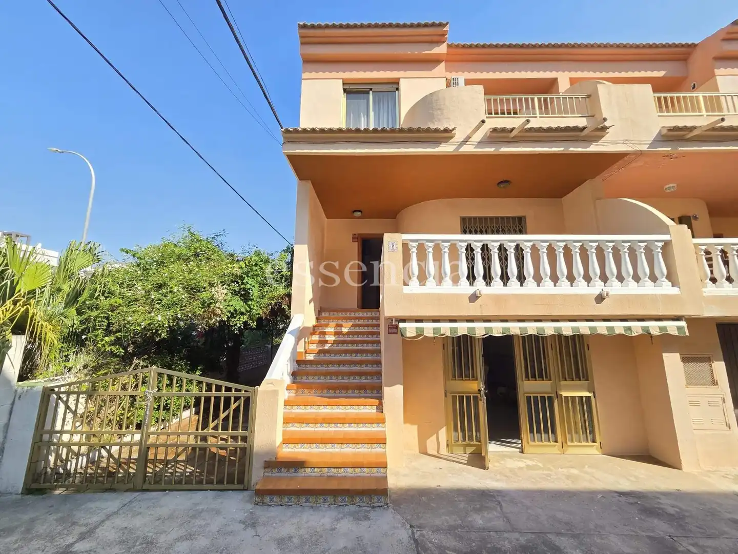 Vista exterior de Casa adosada en venta en Piles con Aire acondicionado, Jardín privado y Terraza