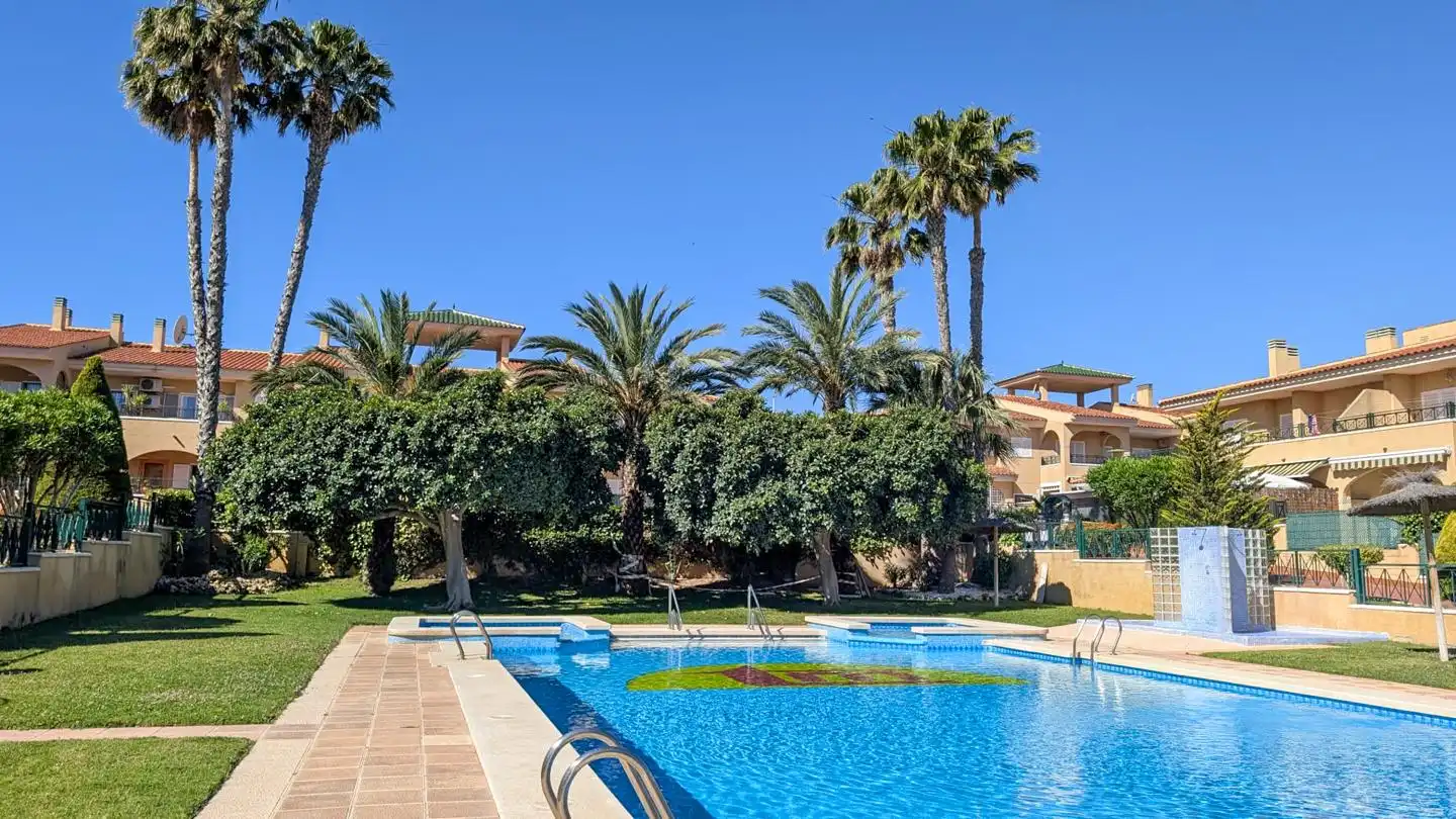 Piscina de Casa adosada en venta en Santa Pola con Jardín privado, Terraza y Piscina