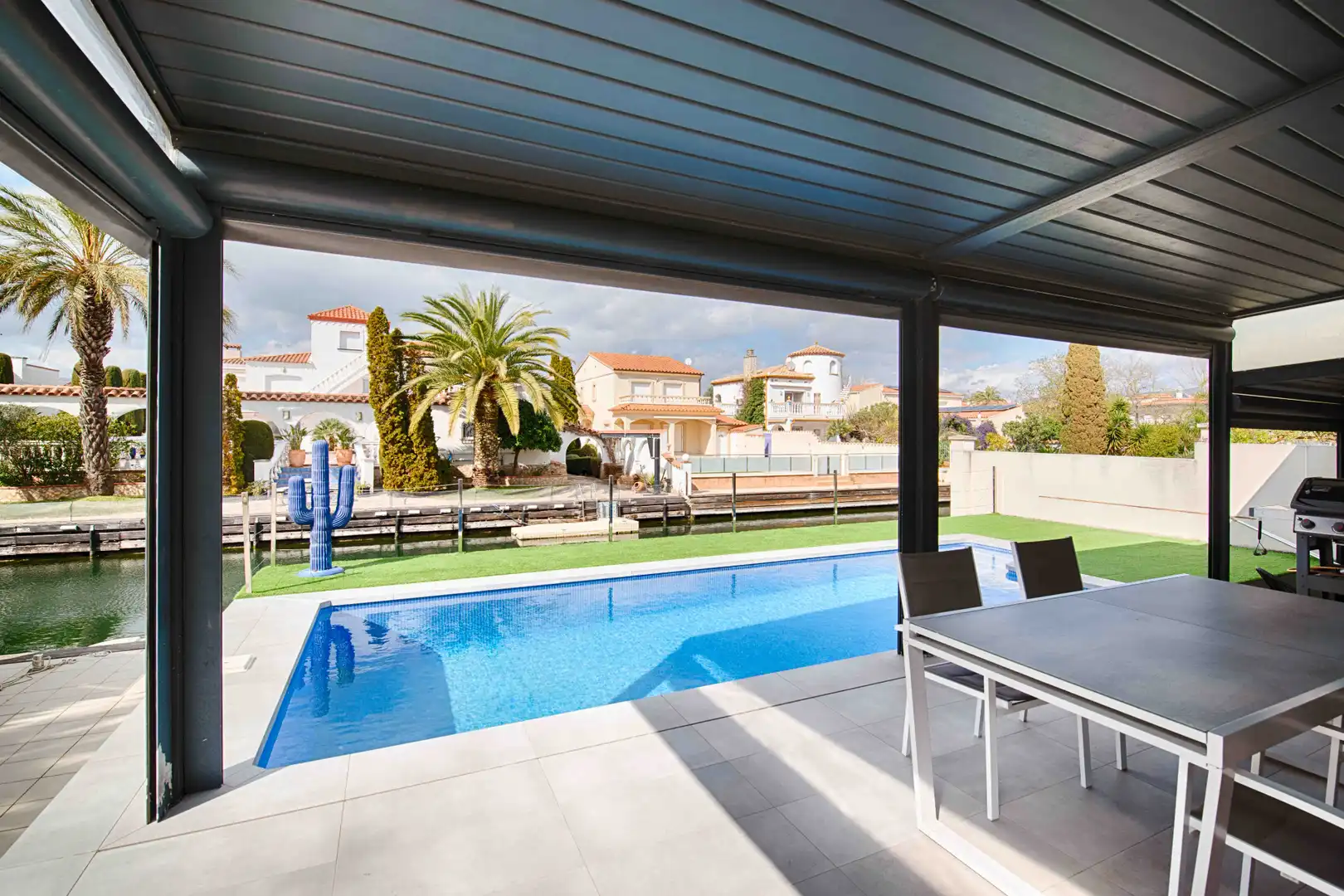 Casa con piscina en venta en Carrer Norfeu, imagen 8