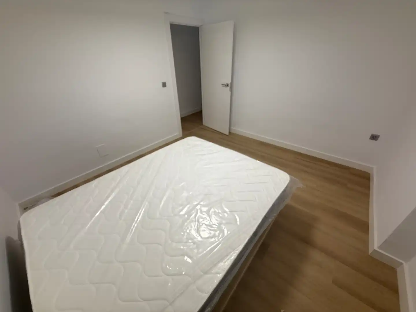Habitación de Piso de alquiler en Jaén con Aire acondicionado, Calefacción y Amueblado
