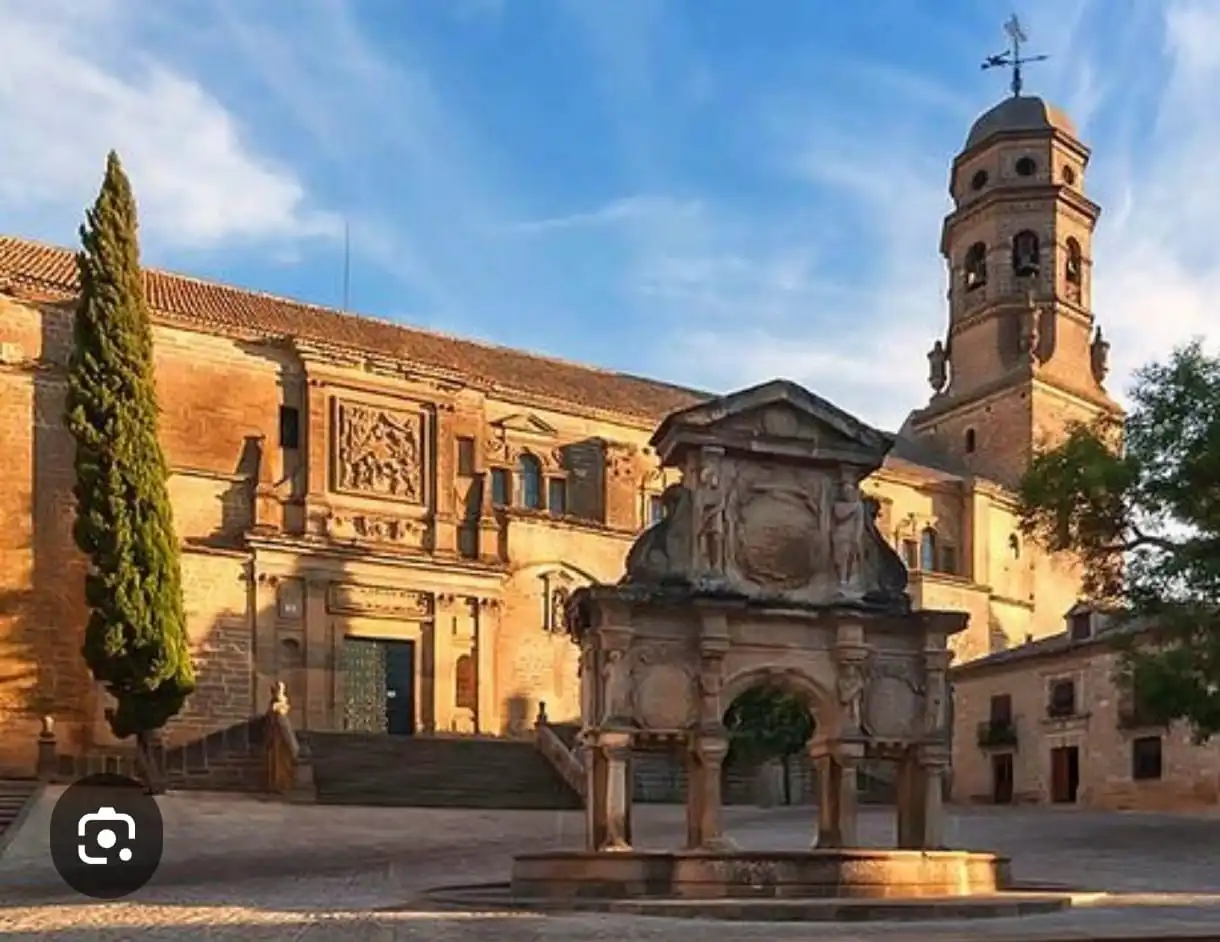 Inmuebles singulares con ascensor en venta en Baeza, imagen 2