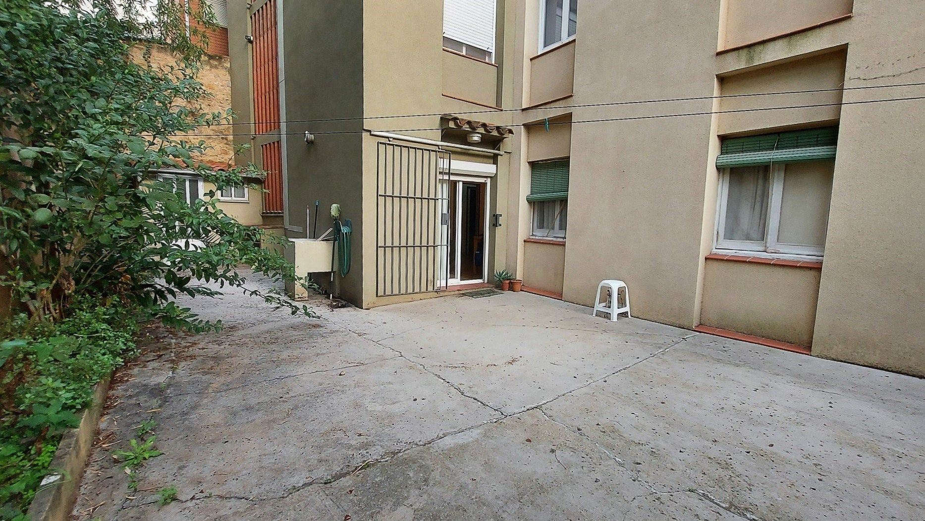 Vista exterior de Planta baixa en venda en Girona Capital amb Calefacció i Terrassa