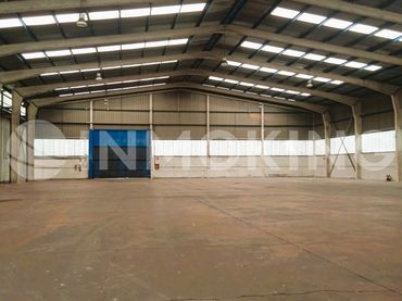 Nau industrial en venda a Carmonares 19-21