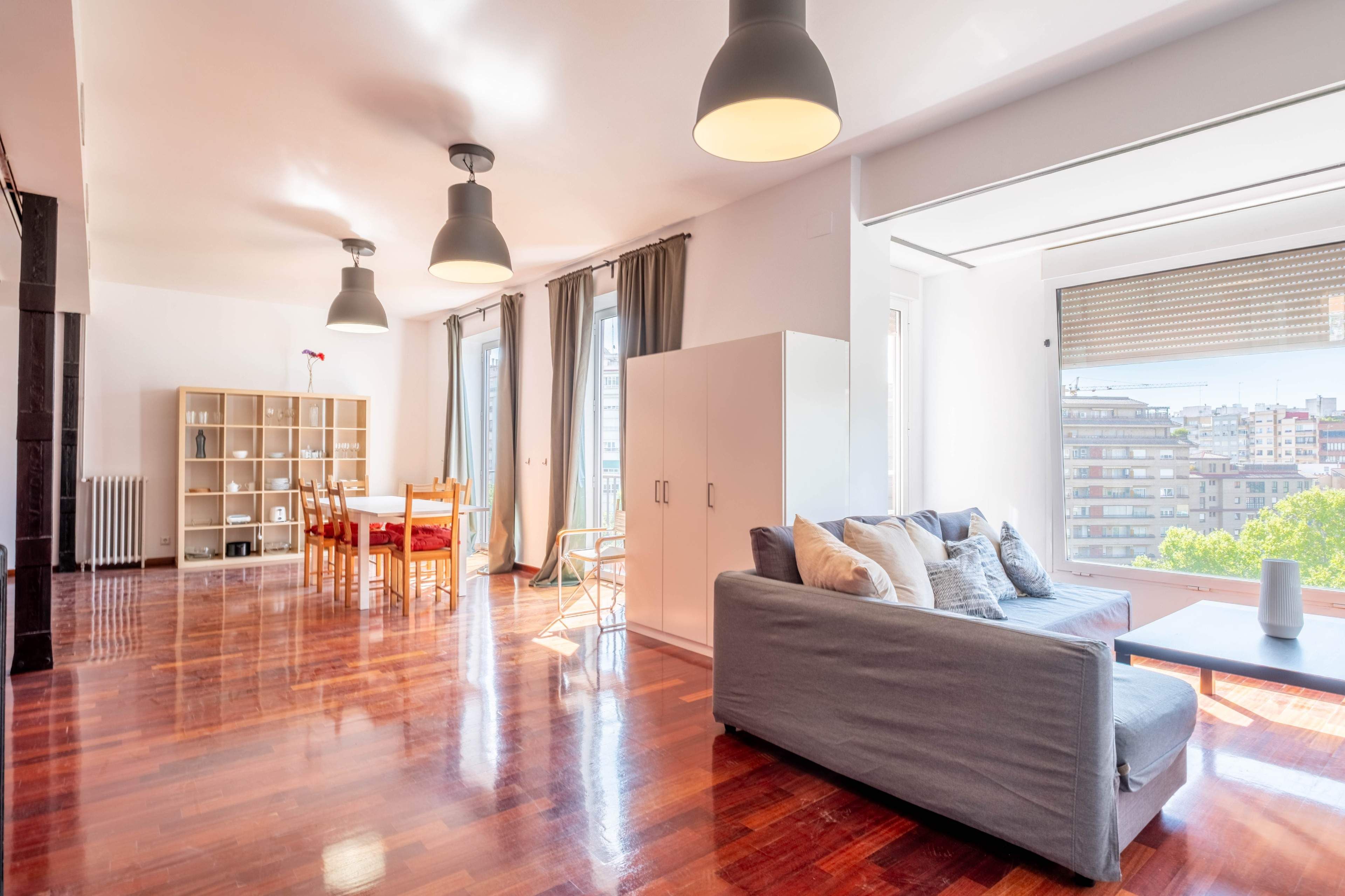 Sala d'estar de Pis de lloguer en  Zaragoza Capital amb Aire condicionat, Calefacció i Parquet