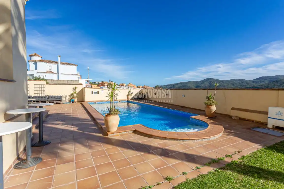 Swimming pool of Houses for sale in Algeciras  with Air Conditioner and Swimming Pool