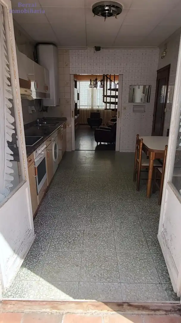 Kitchen of Flat for sale in  Logroño  with Terrace and Storage room