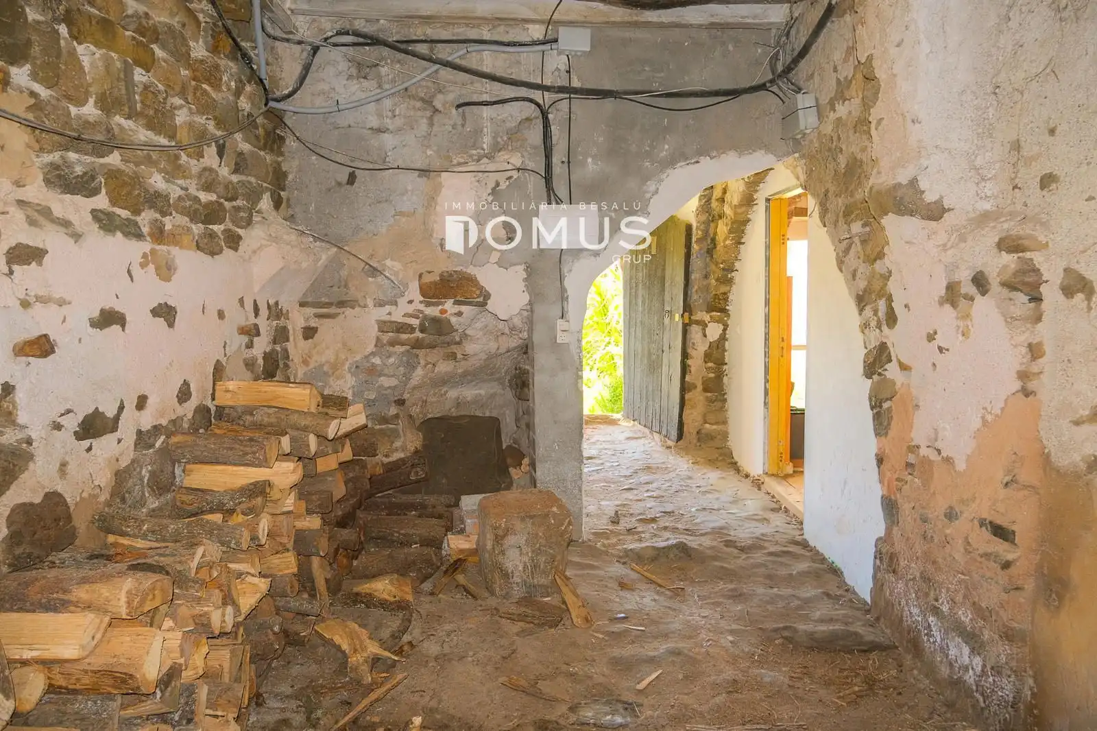 Country homes for sale in Besalú  with Private garden