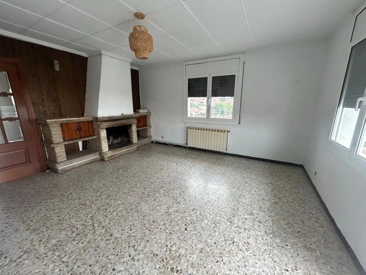 Sala d'estar de Casa o xalet en venda en Castellar del Vallès amb Calefacció, Jardí privat i Terrassa