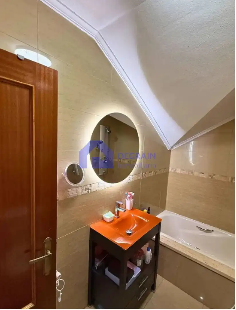 Bathroom of Attic for sale in Langreo  with Terrace and Storage room
