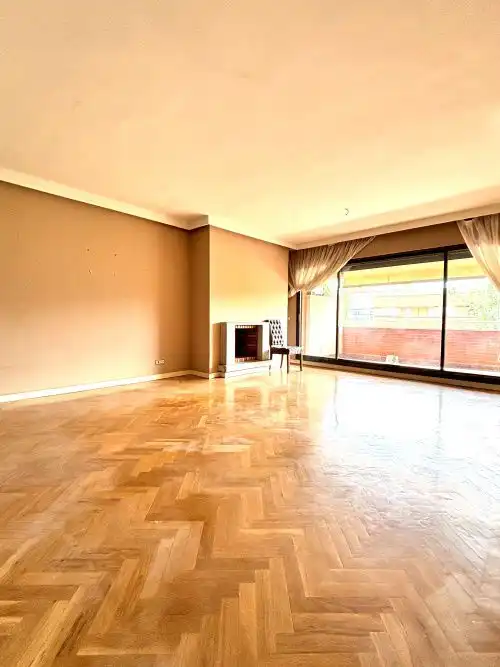 Living room of Flat for rent in Madrid  with Heating, Parquet flooring and Terrace