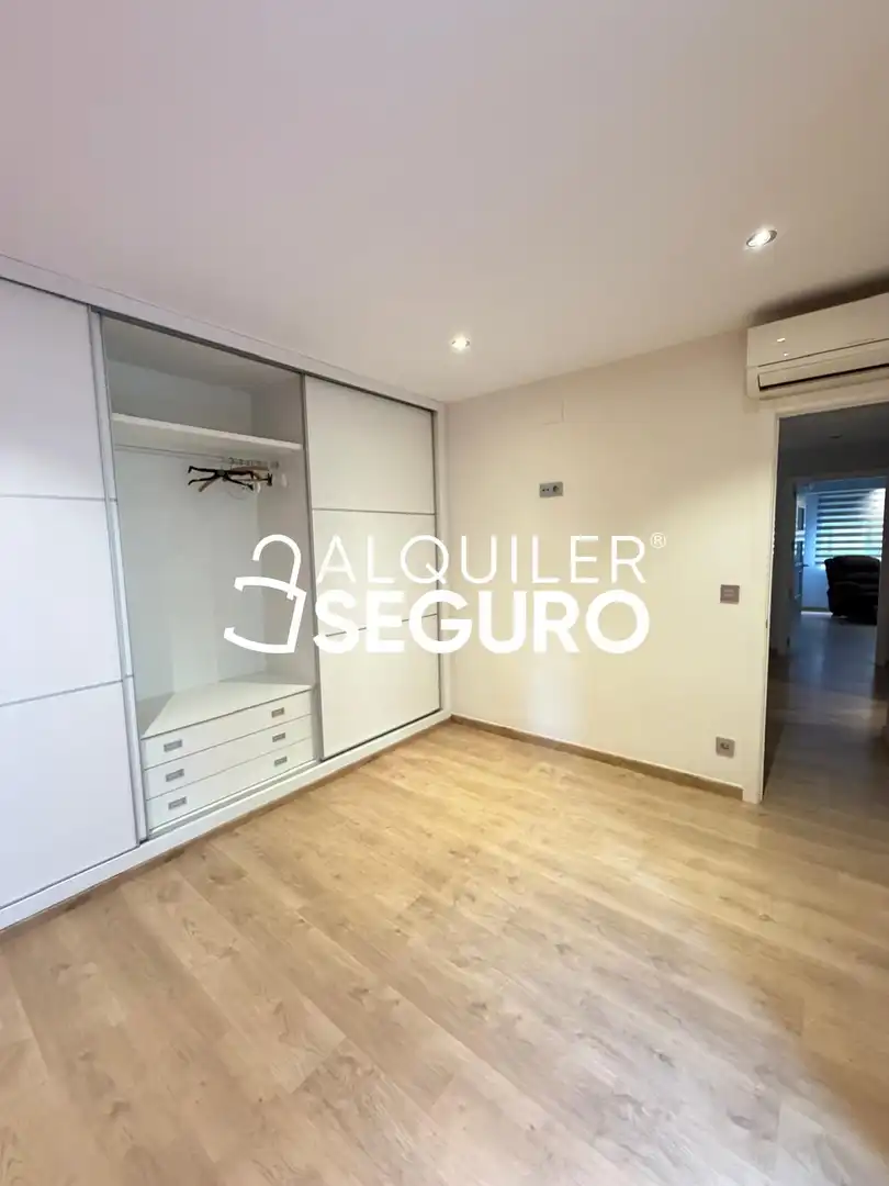 Piso de alquiler en Rio Turia, Ensanche - Río Júcar