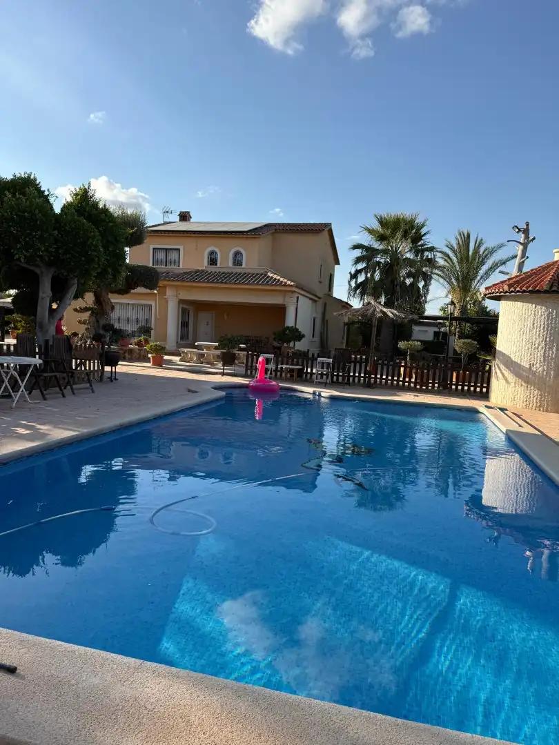 Piscina de Casa o xalet en venda en Elche / Elx amb Aire condicionat, Calefacció i Jardí privat