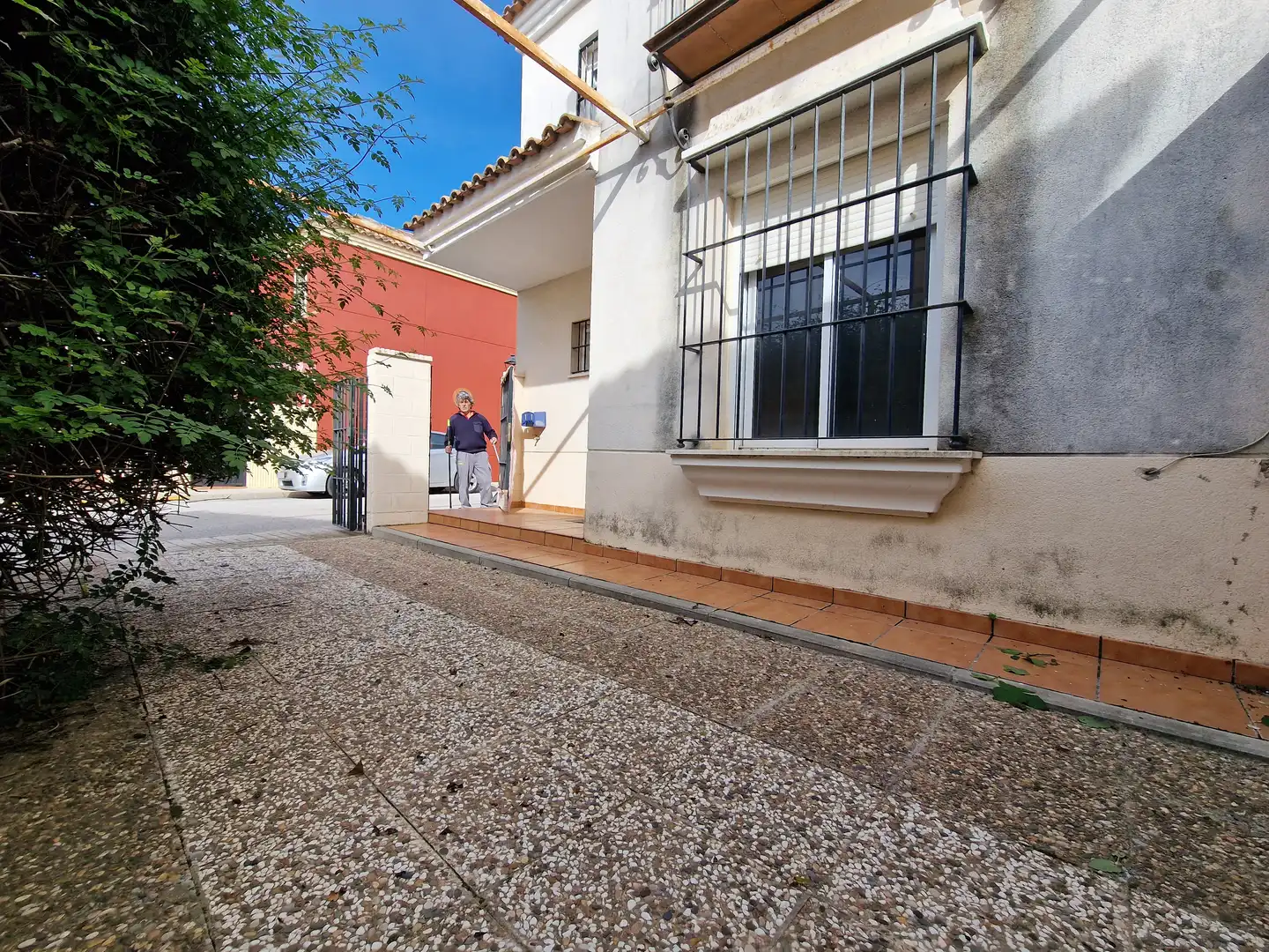 Vista exterior de Casa adosada en venta en Umbrete con Aire acondicionado, Calefacción y Jardín privado