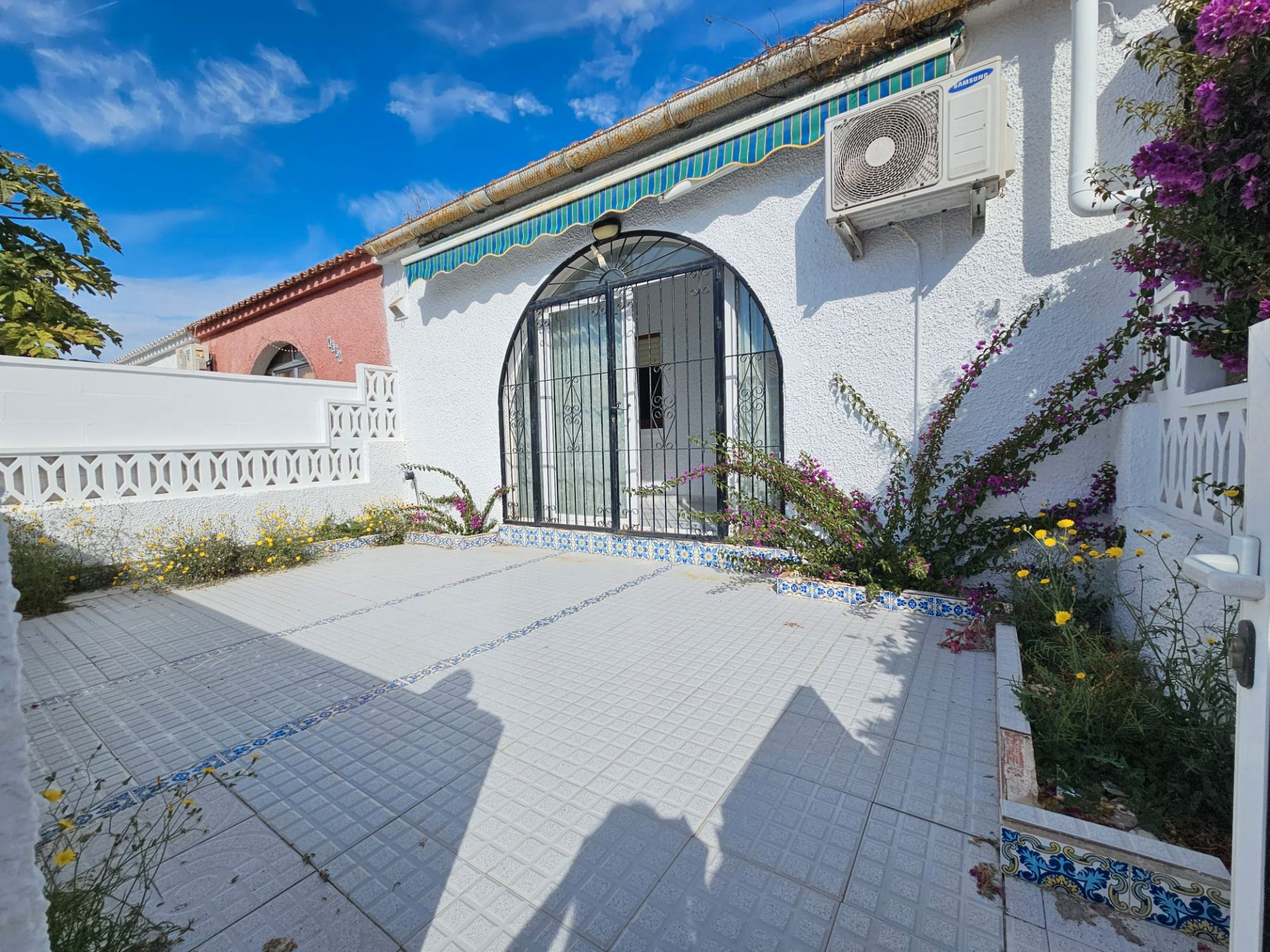 Exterior view of House or chalet for sale in Torrevieja  with Furnished