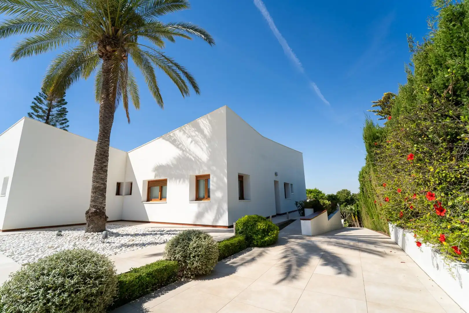 Vista exterior de Casa o xalet en venda en Elche / Elx amb Aire condicionat, Jardí privat i Parquet