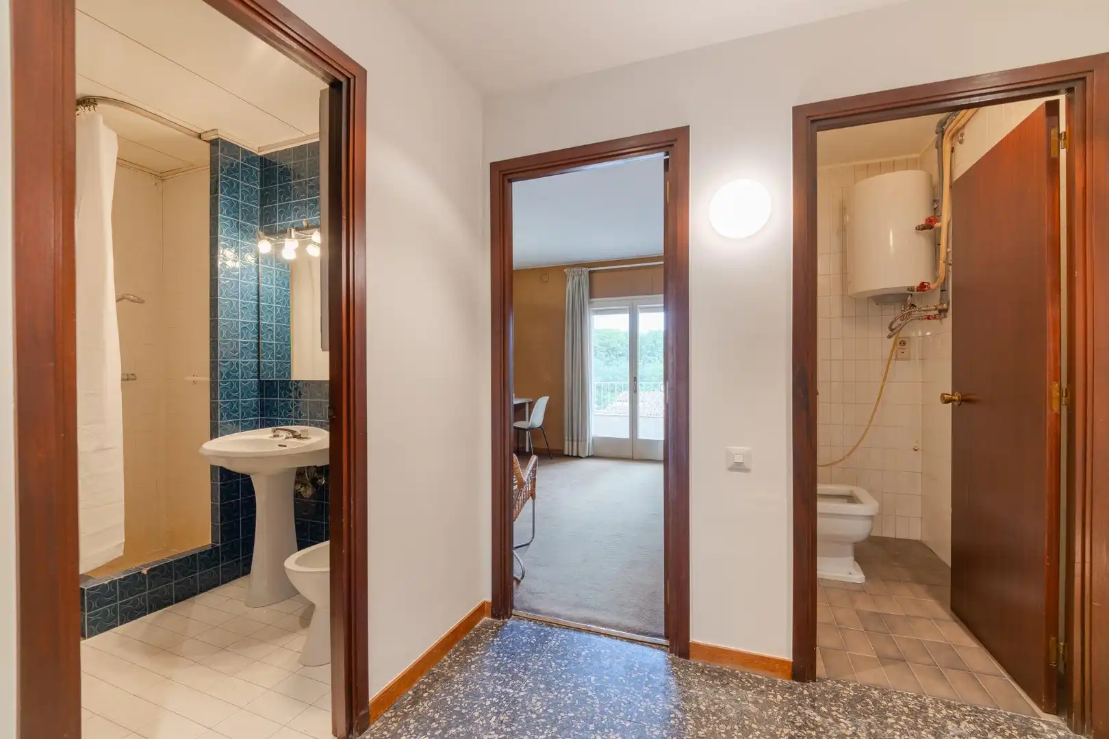 Bany de Apartament de lloguer en Girona amb Calefacció, Parquet i Terrassa