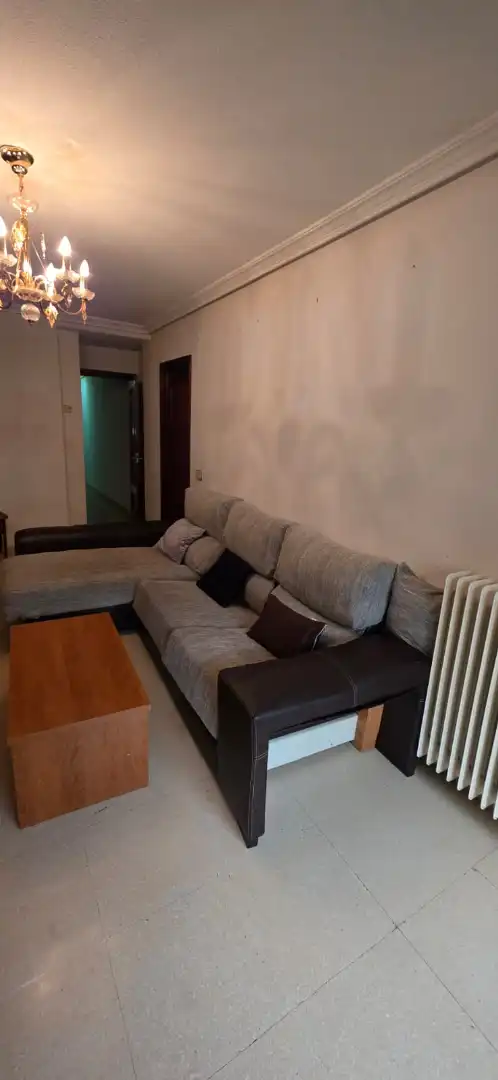 Sala d'estar de Pis en venda en Guijuelo amb Calefacció i Moblat