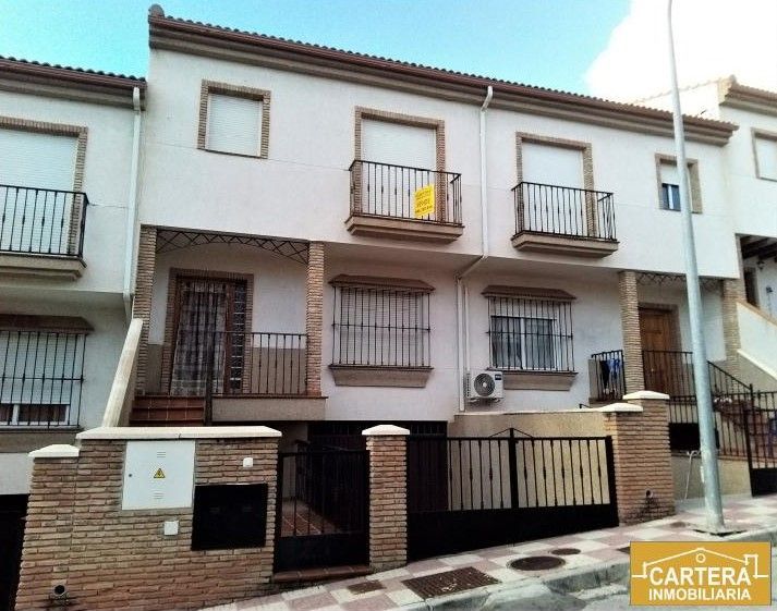 Vista exterior de Casa adosada en venda en Illora