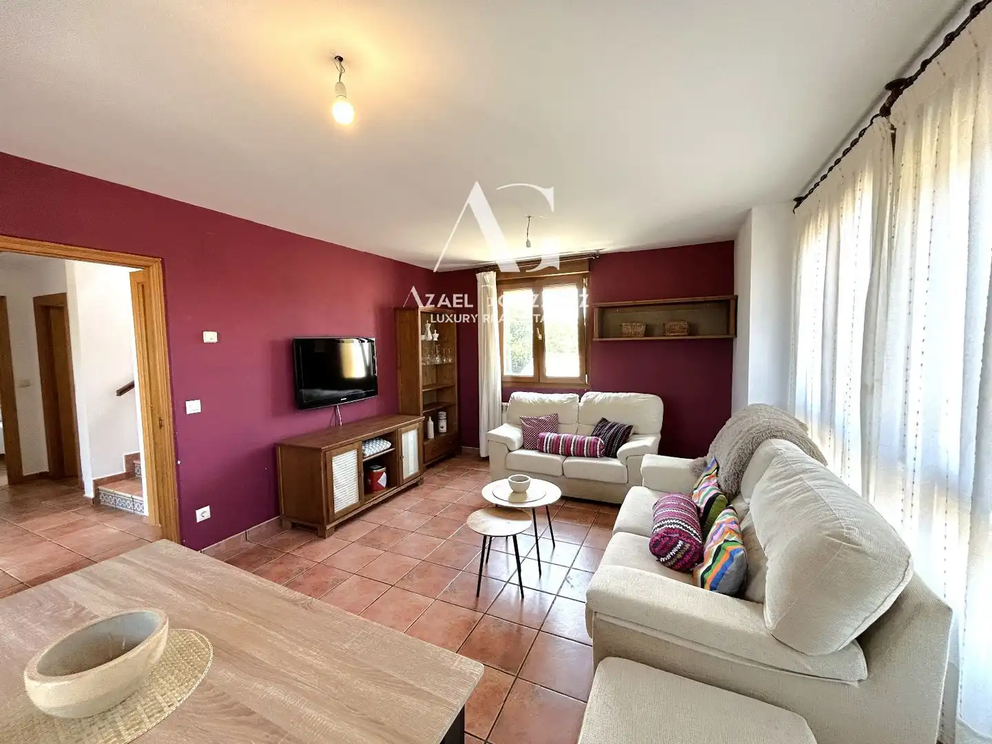 Sala d'estar de Casa o xalet en venda en San Vicente de la Barquera amb Calefacció, Jardí privat i Terrassa