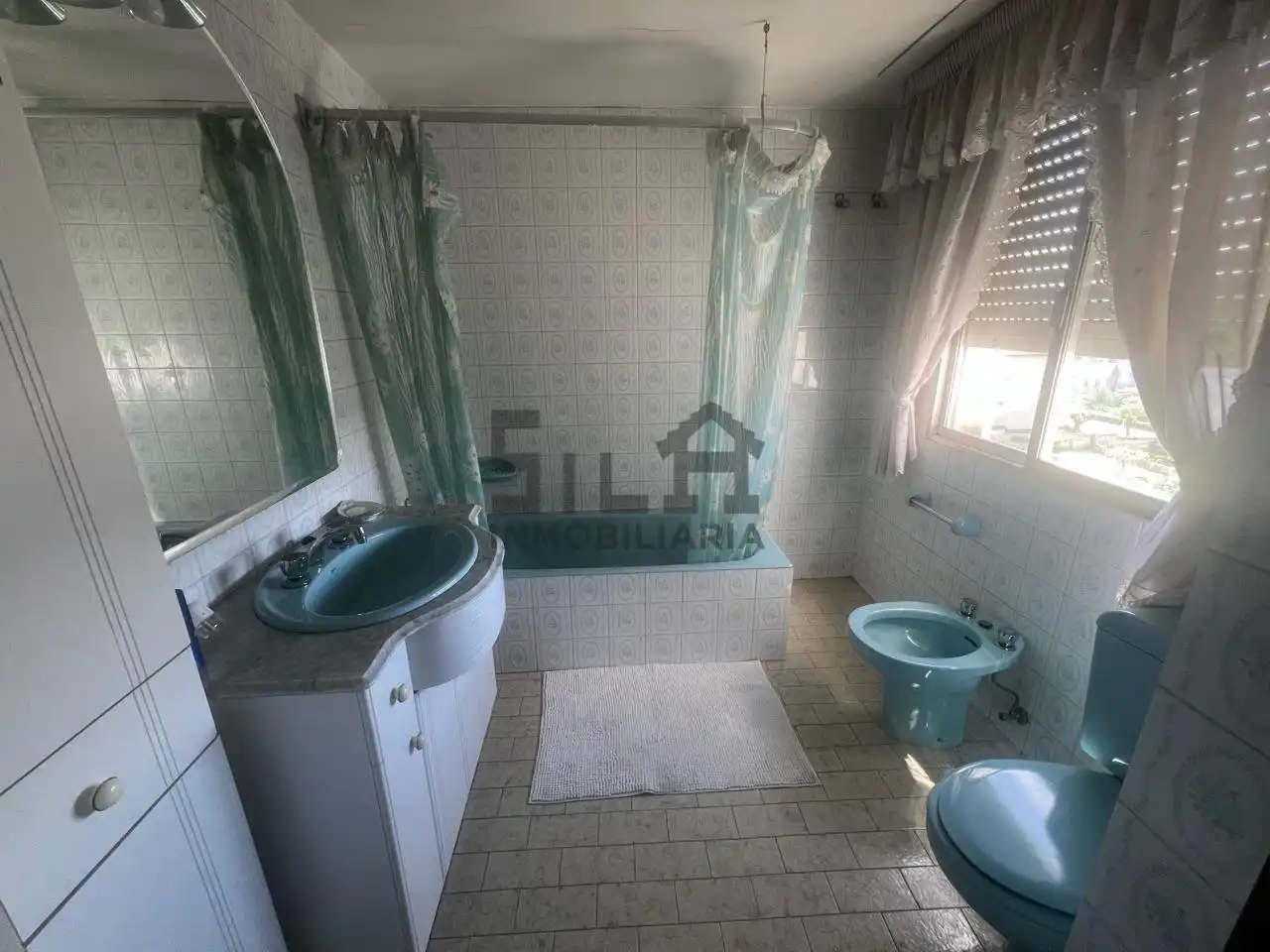 Bathroom of Flat for sale in O Carballiño    with Heating, Parquet flooring and Furnished