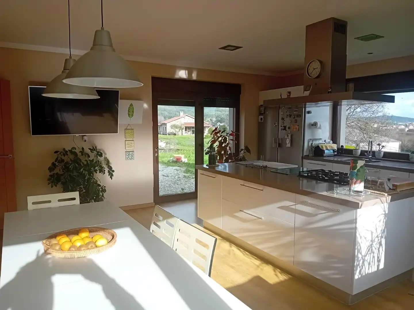 Cocina de Casa o chalet en venta en Carballo con Aire acondicionado, Calefacción y Jardín privado
