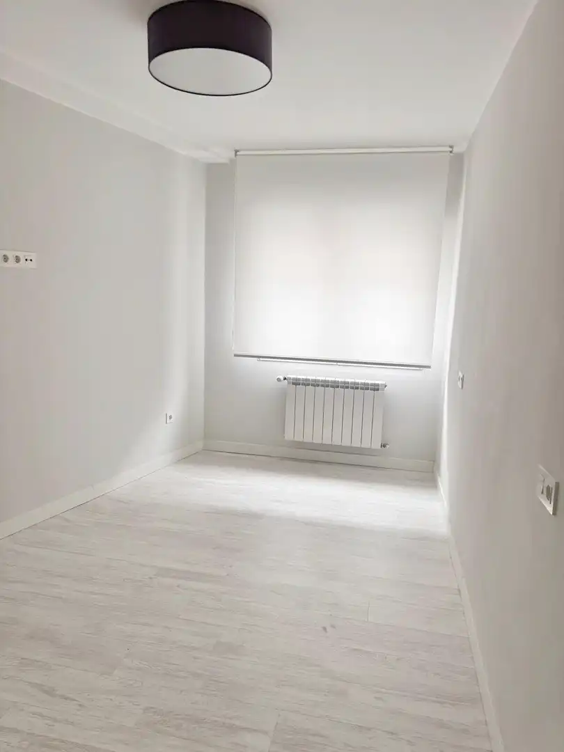 Schlafzimmer von Wohnung zur Miete in Oviedo  mit Heizung und Möbliert