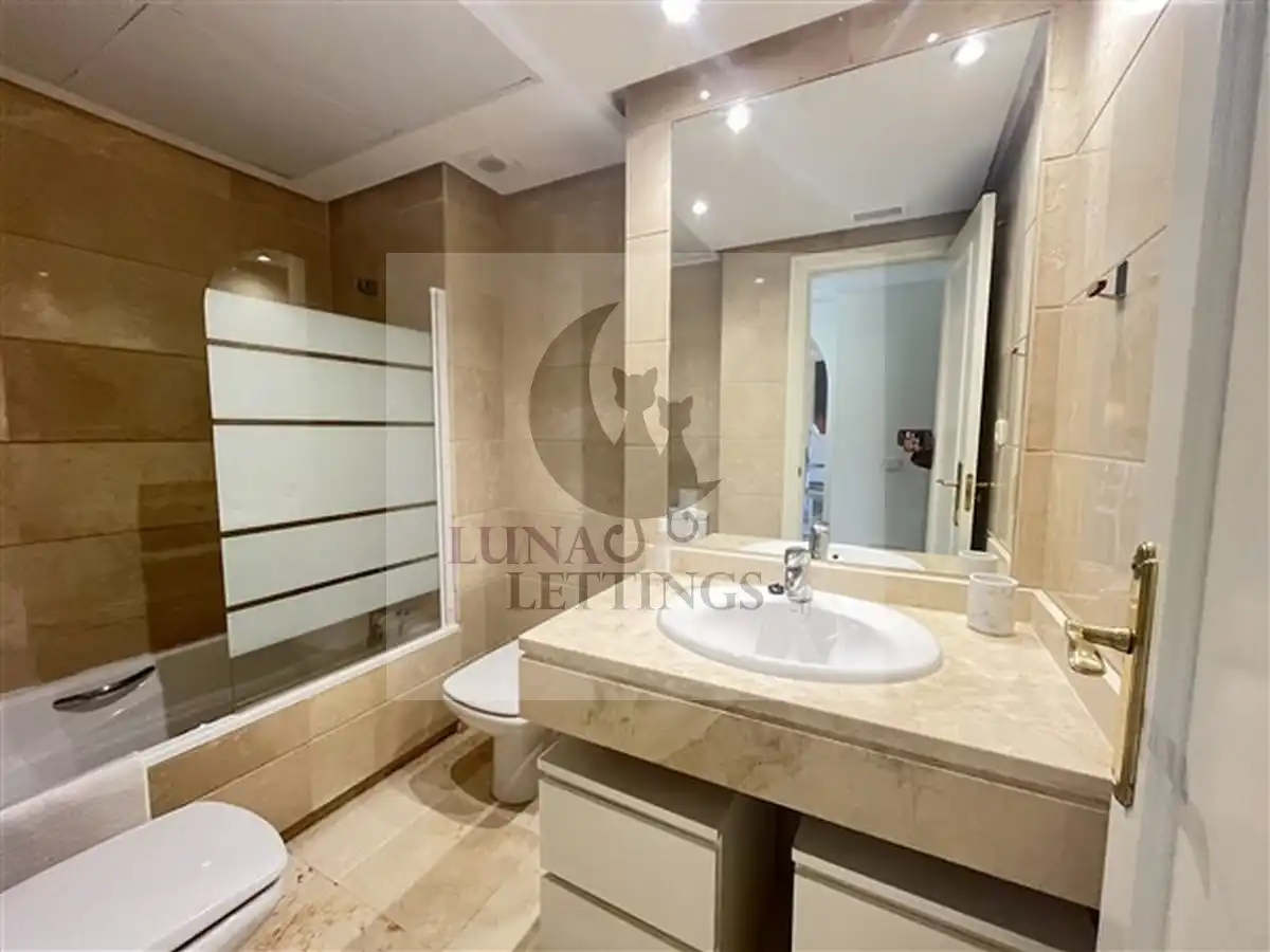 Appartement compact avec piscine à louer à Avenida Príncipe Salman e1, imagen 15
