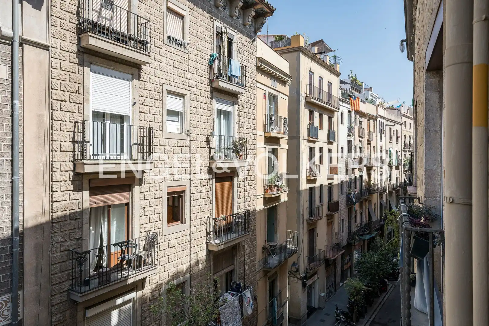 Vista exterior de Pis en venda en Barcelona amb Calefacció