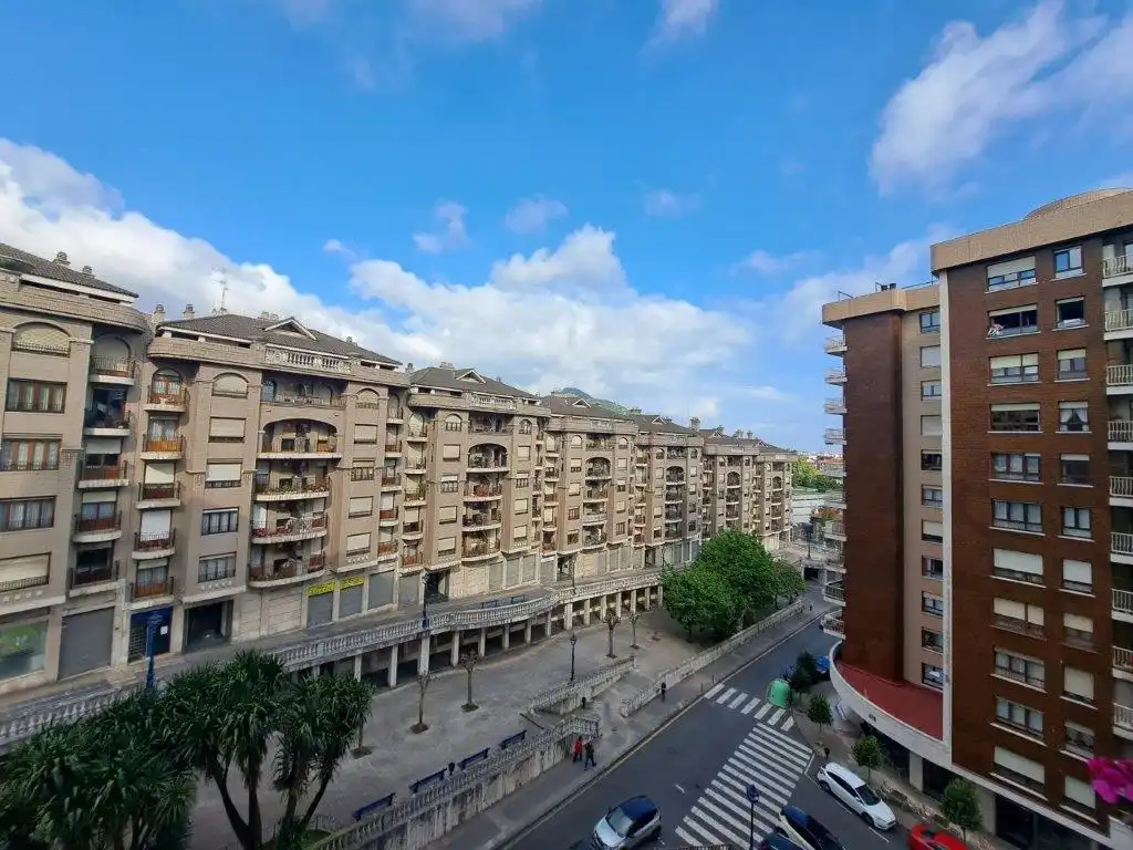 Vista exterior de Pis en venda en Portugalete amb Calefacció, Traster i Moblat