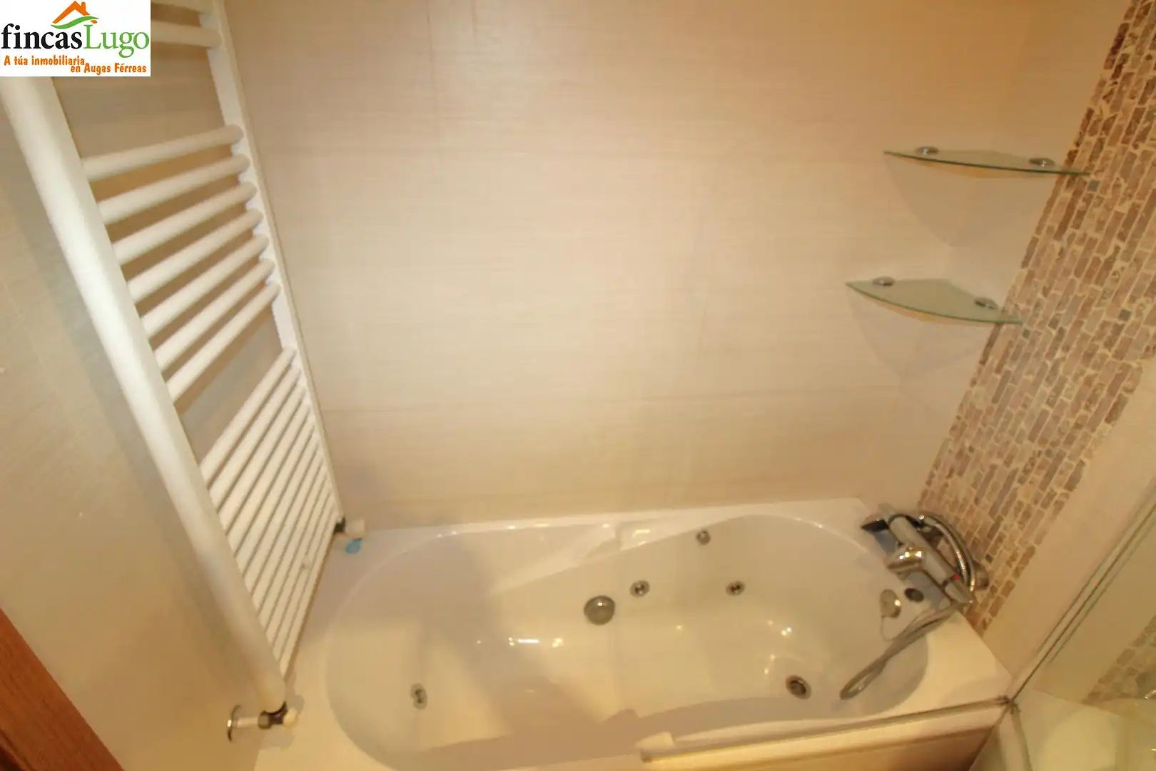 Bathroom of Flat for rent in Lugo  with Heating and Furnished