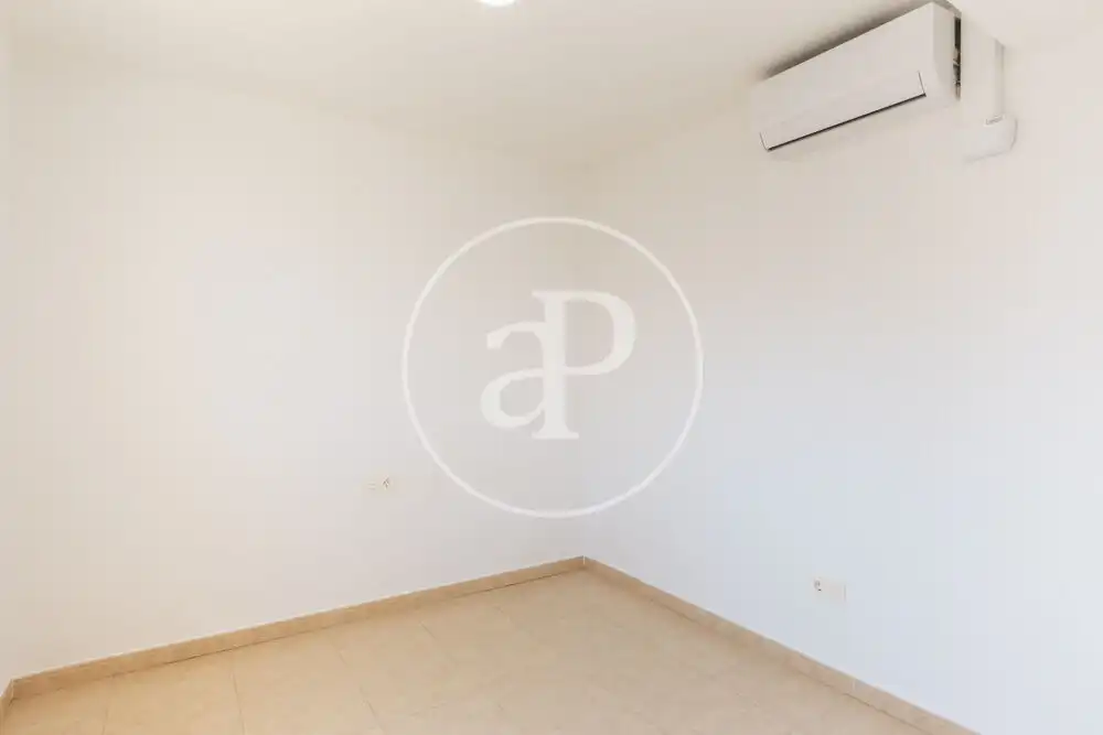 Wohnung zur Miete in Sagunto / Sagunt mit Klimaanlage, Heizung und Terrasse