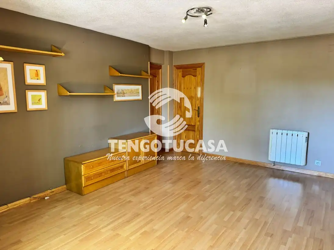 Piso en venta en Madrid con Calefacción, Trastero y Horno
