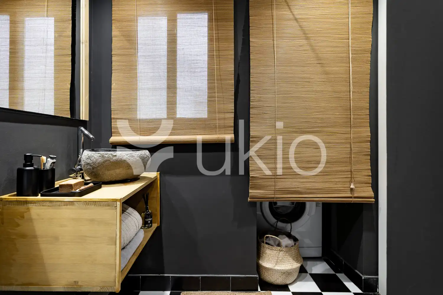 Bathroom of Study for rent in Barcelona  with Air Conditioner, Heating and Terrace