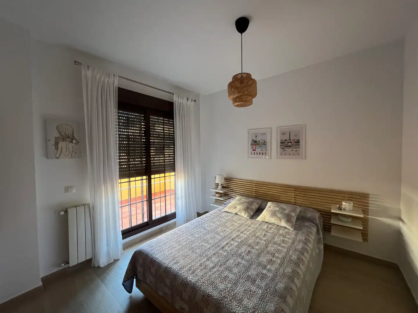 Dormitori de Casa adosada en venda en Espartinas amb Aire condicionat, Calefacció i Jardí privat